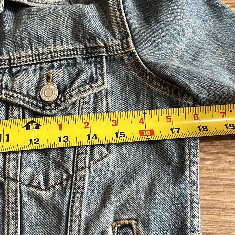LUCKY Brand Women’s TOMBOY Trucker Lightly Distressed Jean Jacket - Picture 6 of 14